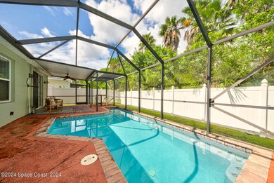 screened-in pool