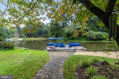 6514 Lakeview Dr, Falls Church, VA 22041 - photo 2