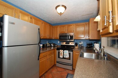 51 Beech Hill Ave, Manchester, NH 03103 - photo 2