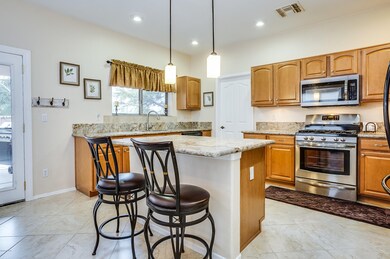 Bright and Beautiful Kitchen!