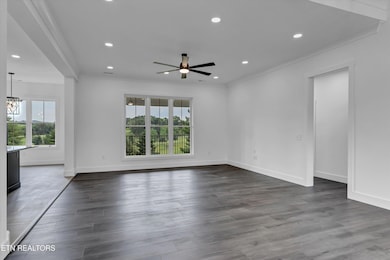 05-351 Fairway Dr-5