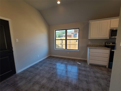 110 Clover Cir, Weatherford, TX 76086 - photo 5