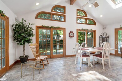 06_132IlerDr_358_BreakfastArea_HiRes