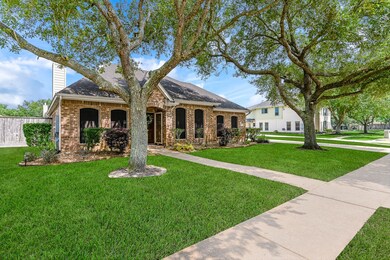 2833 Trevino Ct, Friendswood, TX 77546 - photo 2