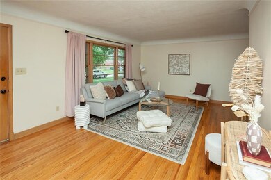 4042 39th Place, Des Moines, IA 50310 - photo 6