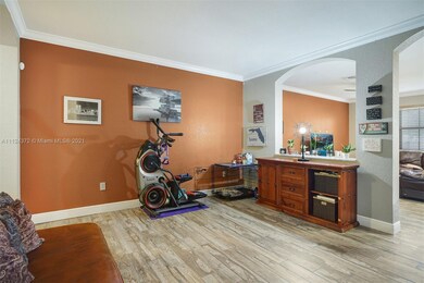 819 E Village Cir, Davie, FL 33325 - photo 7