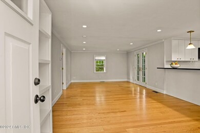 429 Round Hill Rd unit 2B, Greenwich, CT 06831 - photo 3