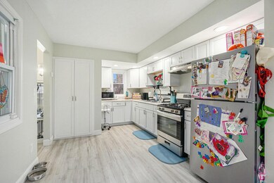 135 28th St N, Battle Creek, MI 49015 - photo 3