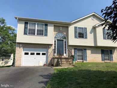 121 Mission Ln, Bunker Hill, WV 25413 - photo 3