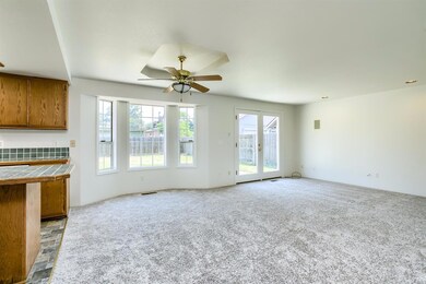 1384 Brook Ct, Medford, OR 97504 - photo 6