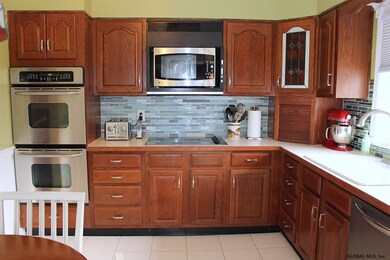 14 Hawthorne Ct, Albany, NY 12211 - photo 7