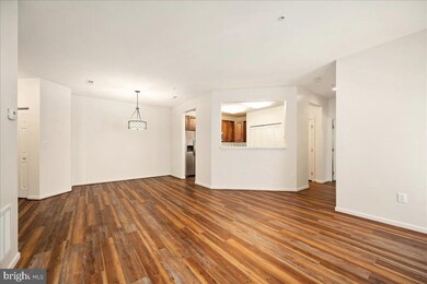 2001 Whispering Ponds Ct unit 2d, Salisbury, MD 21804 - photo 5