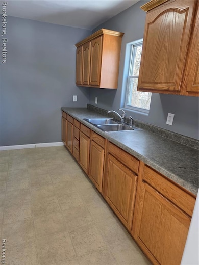 1095 Pine St, Mount Morris, MI 48458 - photo 6