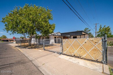 3643 W Dunlap Ave unit 2, Phoenix, AZ 85051 - photo 2