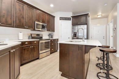 Listing_747637_Photo_2