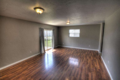 Vanderbilt Living Room 2