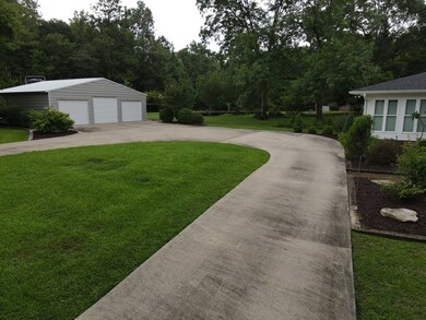 Circular driveway