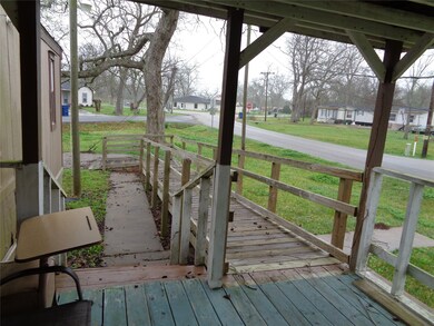 401 Velasco St, Brazoria, TX 77422 - photo 7