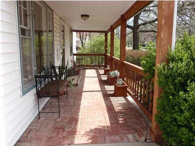 Great front porch for decorating!
