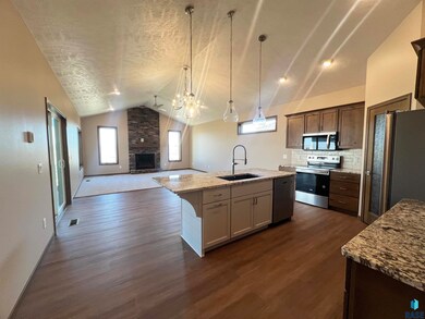 5932 S Spirea Ave, Sioux Falls, SD 57108 - photo 4