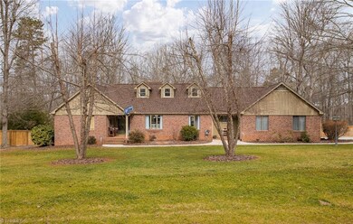 980 Monroe Ave, Asheboro, NC 27205 - photo 2