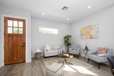 2105 Sam Wilson St unit A, Houston, TX 77020 - photo 6