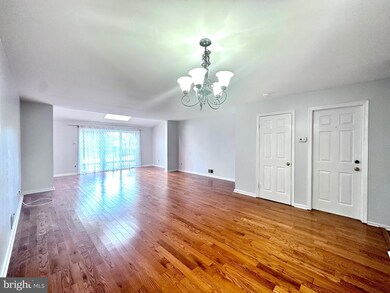 261 Leedom Way unit 96, Newtown, PA 18940 - photo 5