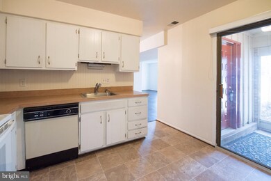 10924 Trotting Ridge Way, Columbia, MD 21044 - photo 7