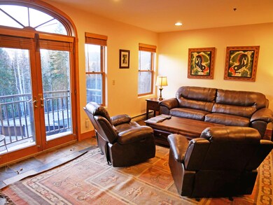 BCL 208 Living North