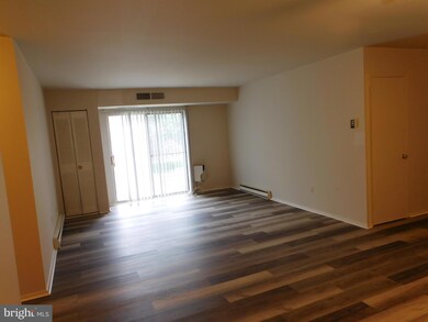 401 E Dartmouth Dr unit 3, Sterling, VA 20164 - photo 3