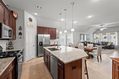 2802 Wilde Redbud Ln, Shenandoah, TX 77385 - photo 4