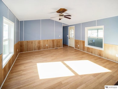 1800 SW 11th St, Lincoln, NE 68522 - photo 2