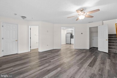 8832 Goose Landing Cir, Columbia, MD 21045 - photo 5