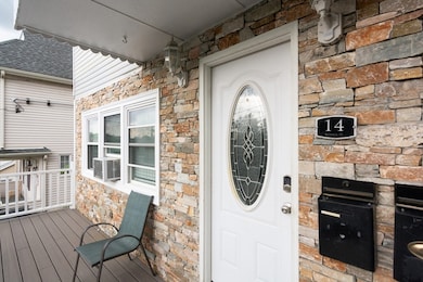 14 Russell St, Everett, MA 02149 - photo 2