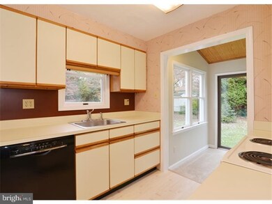 103 E Sutton Place, Wilmington, DE 19810 - photo 3