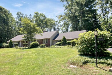 18 The Enclosure Colts Neck NJ-print-004
