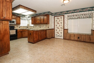 unlisted-address, Broken Arrow, OK 74012 - photo 4