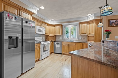 385 Sutton St, North Andover, MA 01845 - photo 3