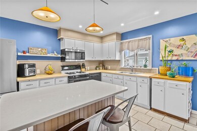 26 Dyer St, Warren, RI 02885 - photo 4