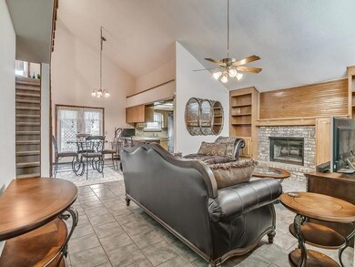 1121 Leafhurst Rd, Moore, OK 73160 - photo 4