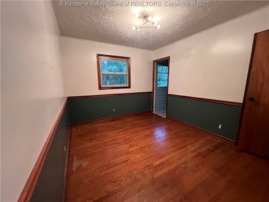 130 Moran Ave, Dunbar, WV 25064 - photo 7