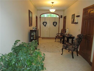 SPACIOUS ENTRY WITH CT FLOOR