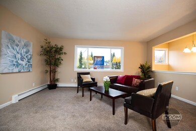 Living room Unit 1