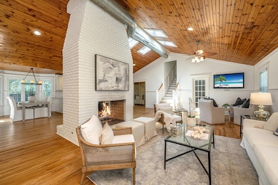 3002WaterwayBlvd005