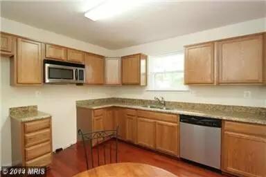 8513 Dunbar Ave, Hyattsville, MD 20785 - photo 4