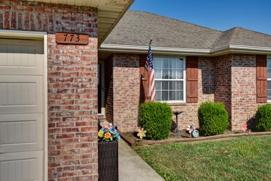 733 S Hickory Ln-4