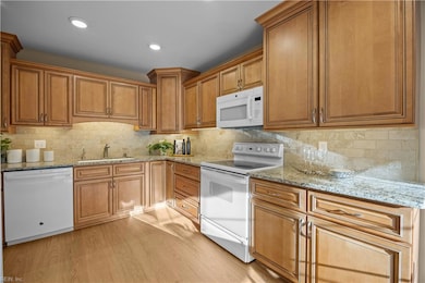 5183 Cypress Point Cir, Virginia Beach, VA 23455 - photo 4