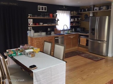 Kitchen /dining combo