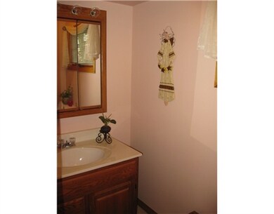 2820 Wilson Ave SW, Cedar Rapids, IA 52404 - photo 7