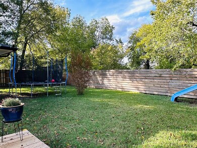 1301 N Howeth St, Gainesville, TX 76240 - photo 3
